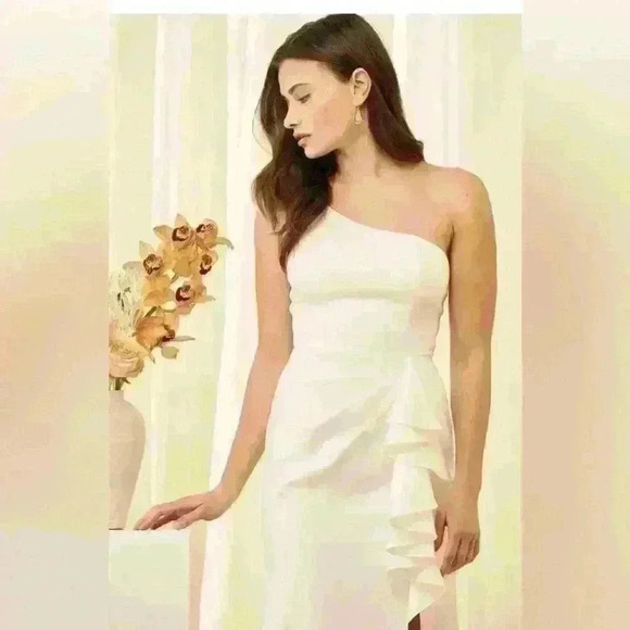 NWT Enchanted By Love White Ruffled One-Shoulder
Mermaid Maxi Dress Size Small - Picture 3 of 8